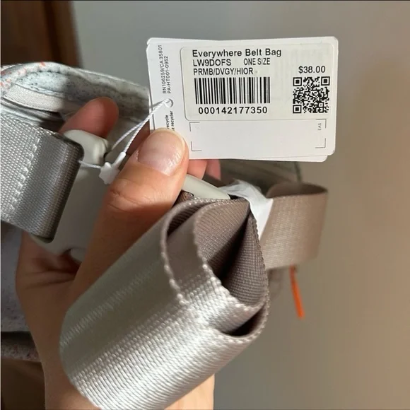 NWT Lululemon everywhere belt bag 1L - Picture 10 of 12